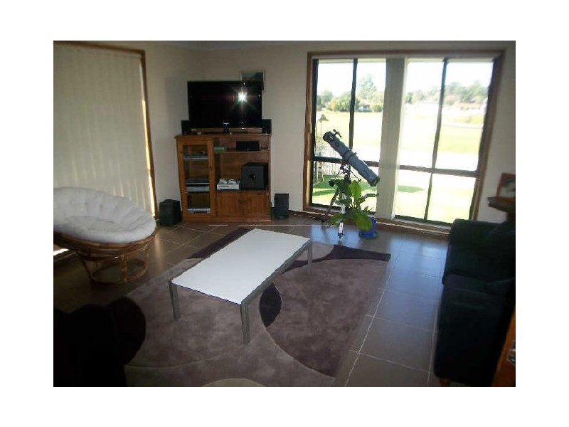 18 Leigh Place, Raymond Terrace NSW 2324