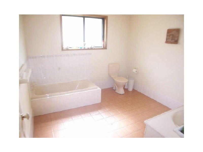 18 Leigh Place, Raymond Terrace NSW 2324