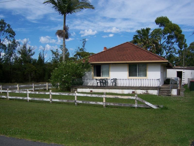 1 Waterfront Rd, Swan Bay NSW 2324