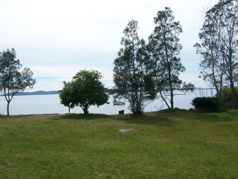 1 Waterfront Rd, Swan Bay NSW 2324