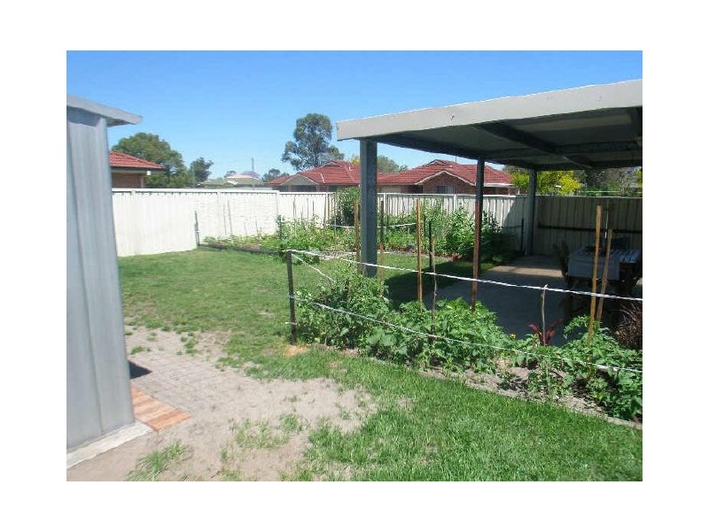 2 Jeffrey Linton Place, Raymond Terrace NSW 2324