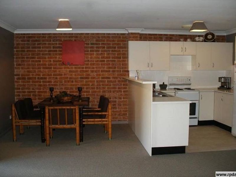 2/10 Eskdale Drive, Raymond Terrace NSW 2324