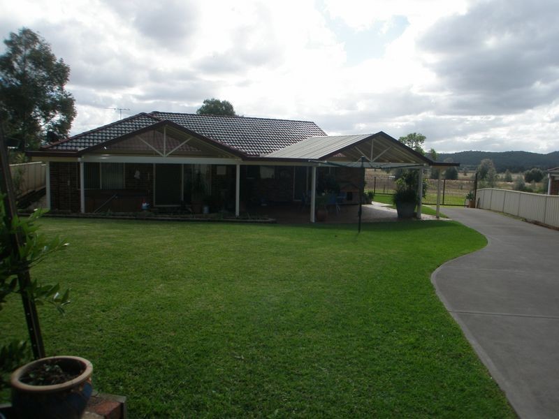 33 Dalyell Way, Raymond Terrace NSW 2324
