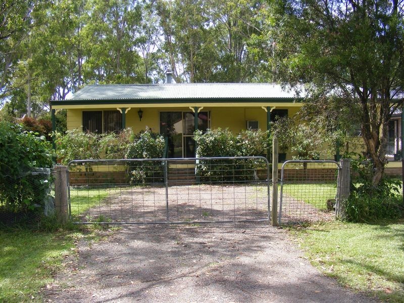 32 Old Coach Road, Limeburners Creek NSW 2324
