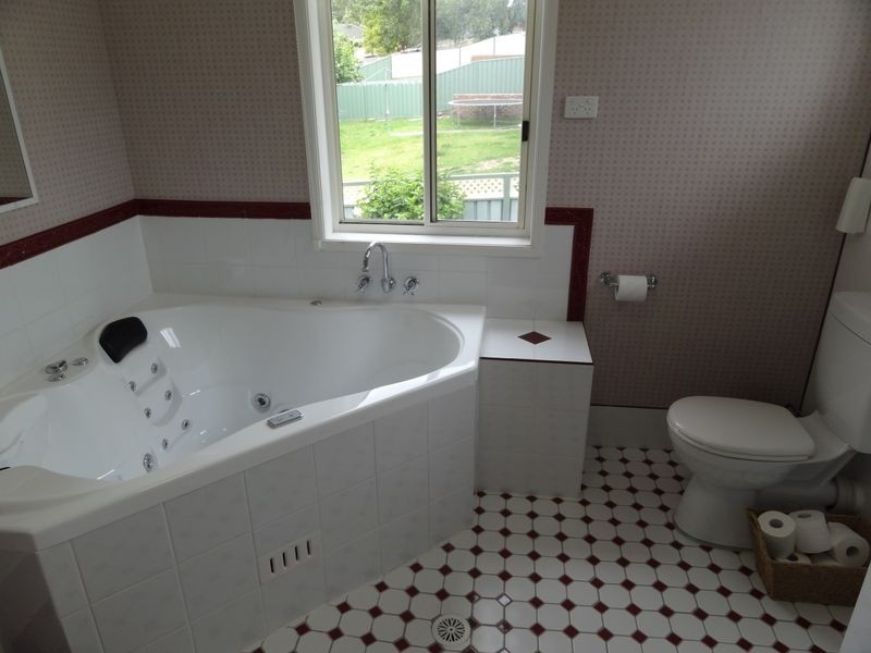 4 Holwell Circuit, Raymond Terrace NSW 2324