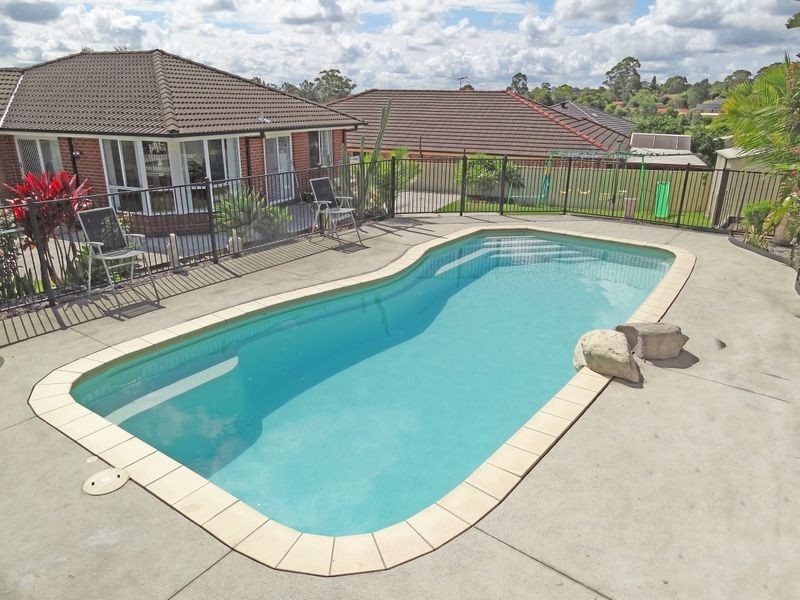14 Leigh Place, Raymond Terrace NSW 2324