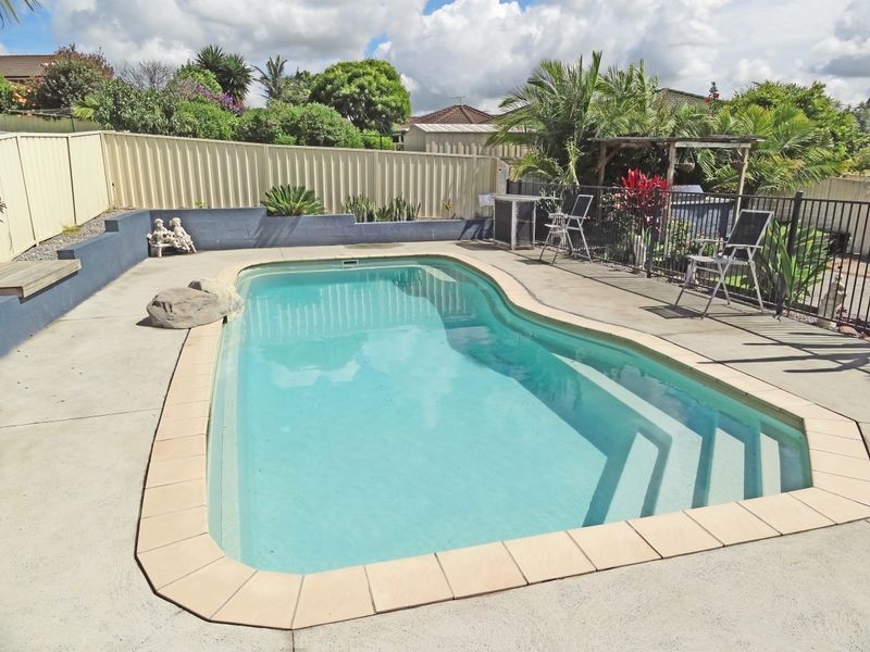 14 Leigh Place, Raymond Terrace NSW 2324