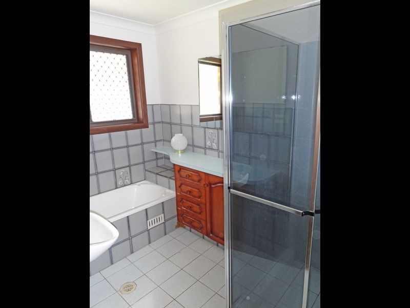 12 Elizabeth Avenue, Raymond Terrace NSW 2324