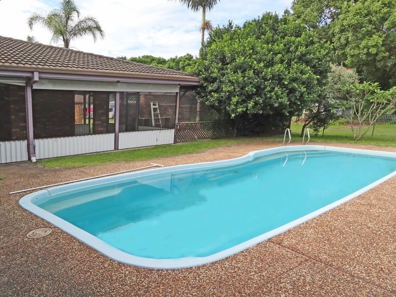 12 Elizabeth Avenue, Raymond Terrace NSW 2324