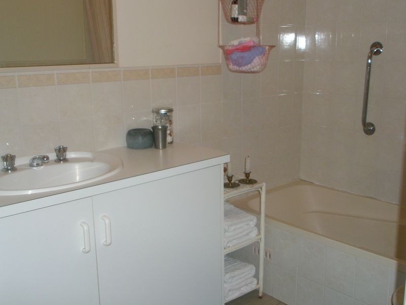 2/27 Benjamin Lee Drive, Raymond Terrace NSW 2324