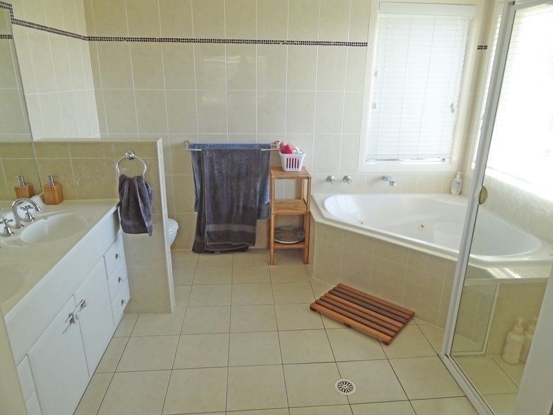 11 Edstein Place, Raymond Terrace NSW 2324