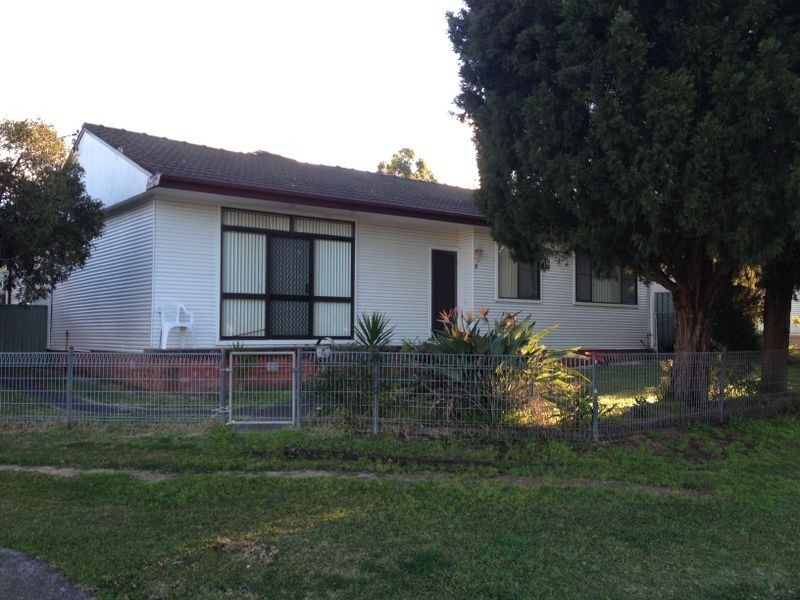 8 Carpenter Street, Raymond Terrace NSW 2324