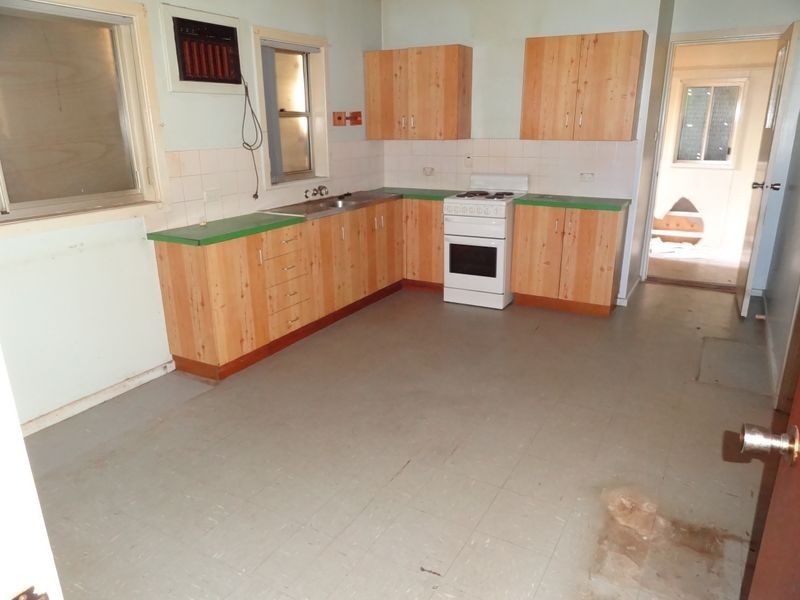 11 Elizabeth Avenue, Raymond Terrace NSW 2324