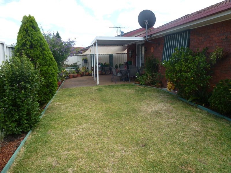 2/14 Hollydeen Avenue, Raymond Terrace NSW 2324