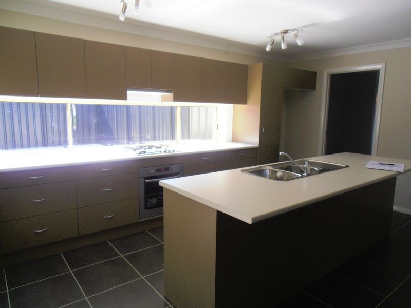 9 Edward Windeyer Way, Raymond Terrace NSW 2324