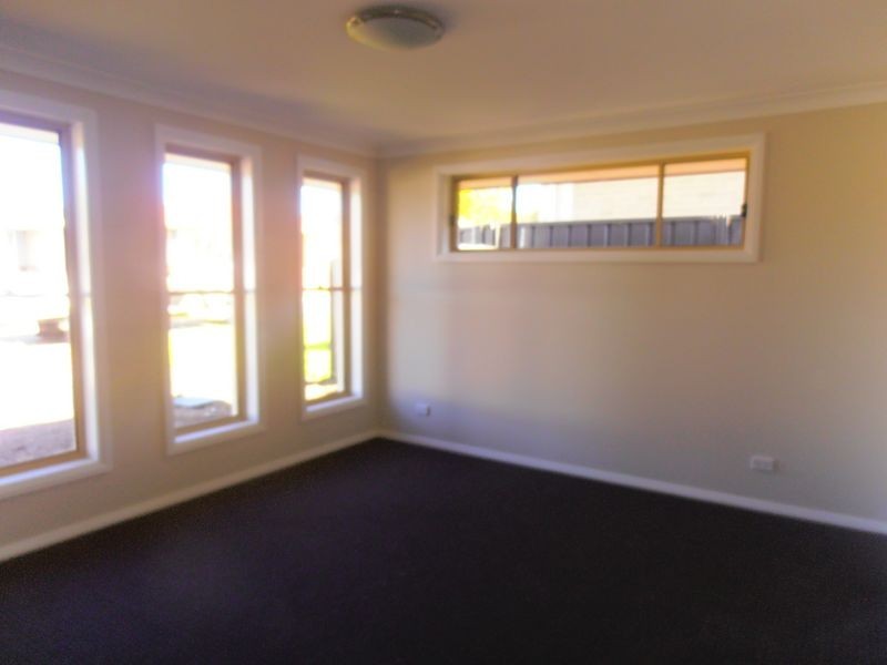 9 Edward Windeyer Way, Raymond Terrace NSW 2324