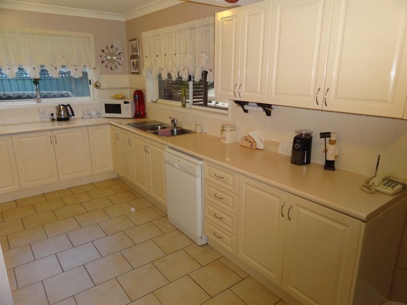 2 Holwell Circuit, Raymond Terrace NSW 2324