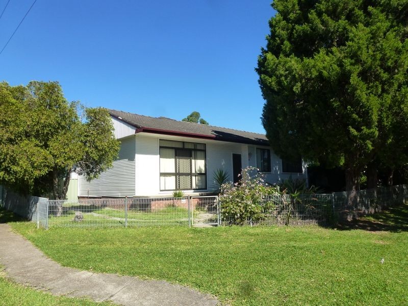 8 Carpenter Street, Raymond Terrace NSW 2324