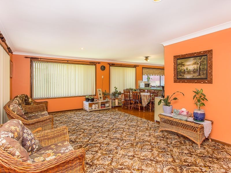 6 Collins Close, Caves Beach NSW 2281