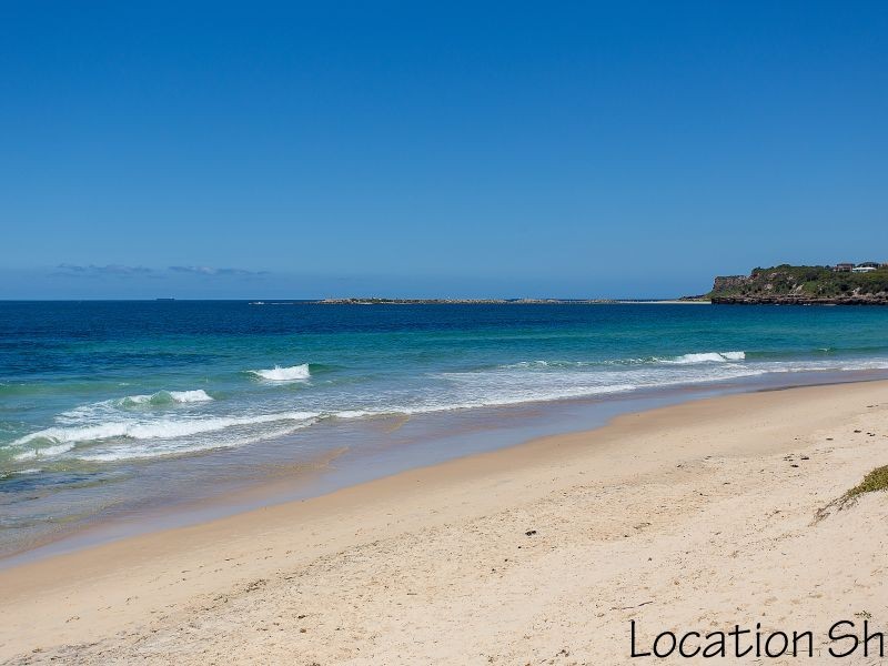 6 Collins Close, Caves Beach NSW 2281