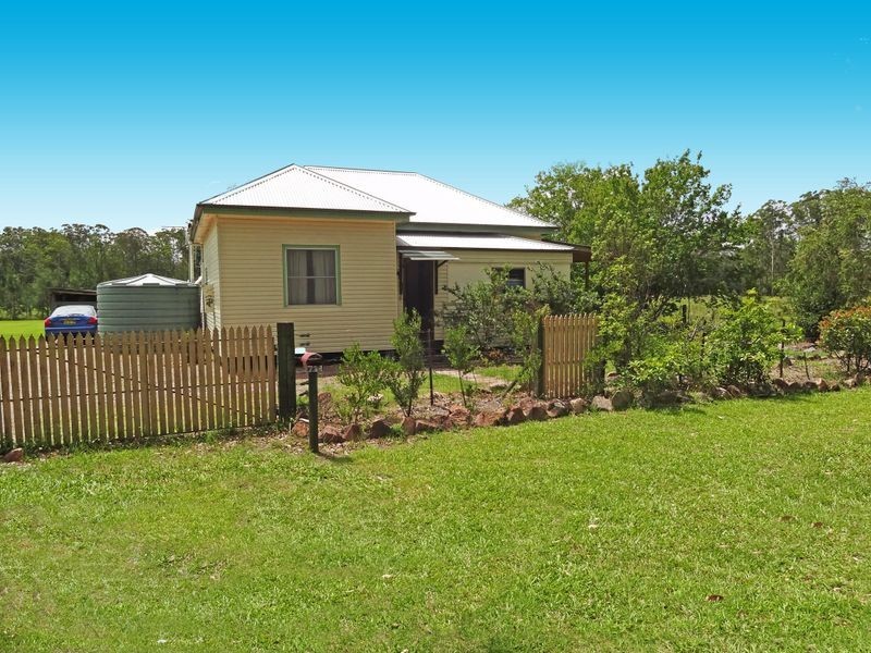 739 The Bucketts Way, Limeburners Creek NSW 2324