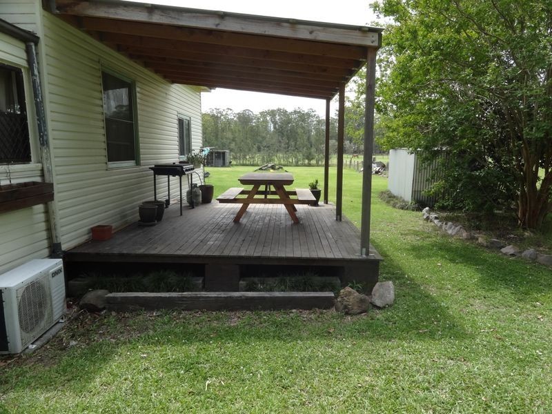 739 The Bucketts Way, Limeburners Creek NSW 2324