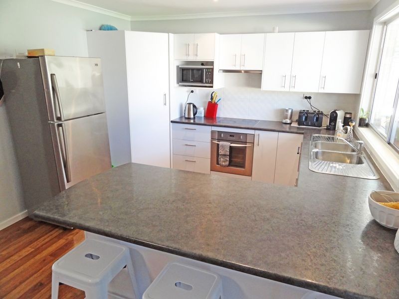 2 Henderson Close, Raymond Terrace NSW 2324