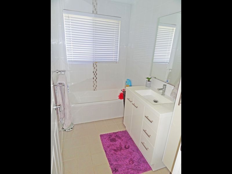 2 Henderson Close, Raymond Terrace NSW 2324