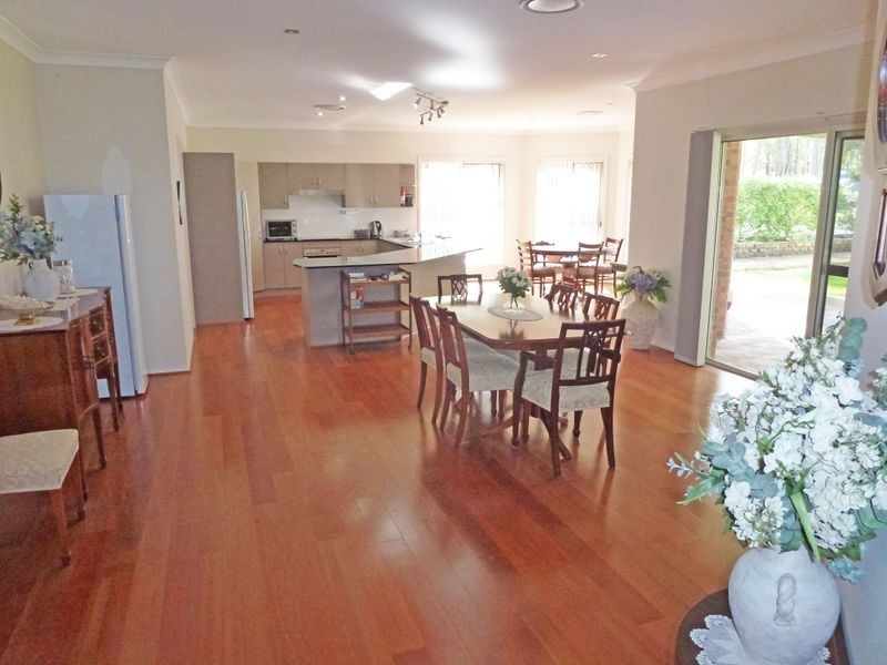 11 Regal Place, Seaham NSW 2324