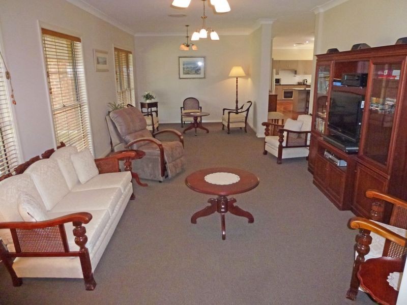 11 Regal Place, Seaham NSW 2324