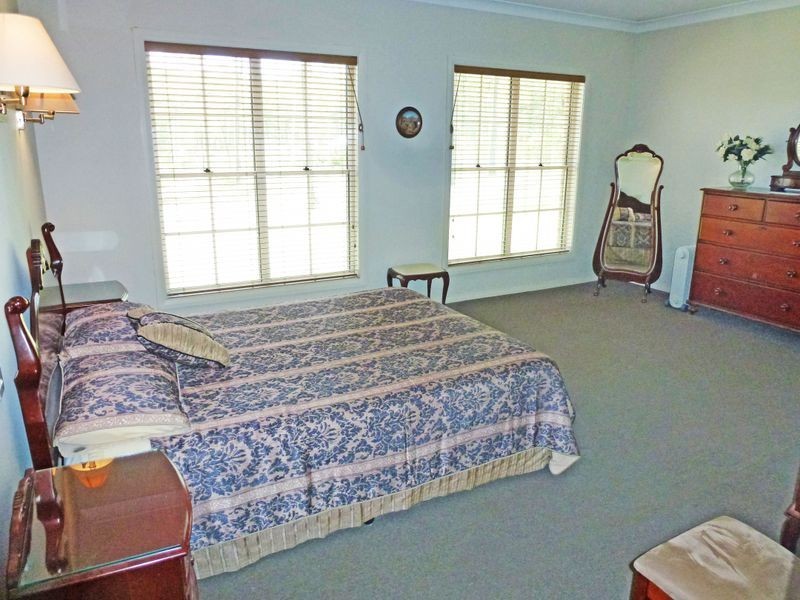 11 Regal Place, Seaham NSW 2324