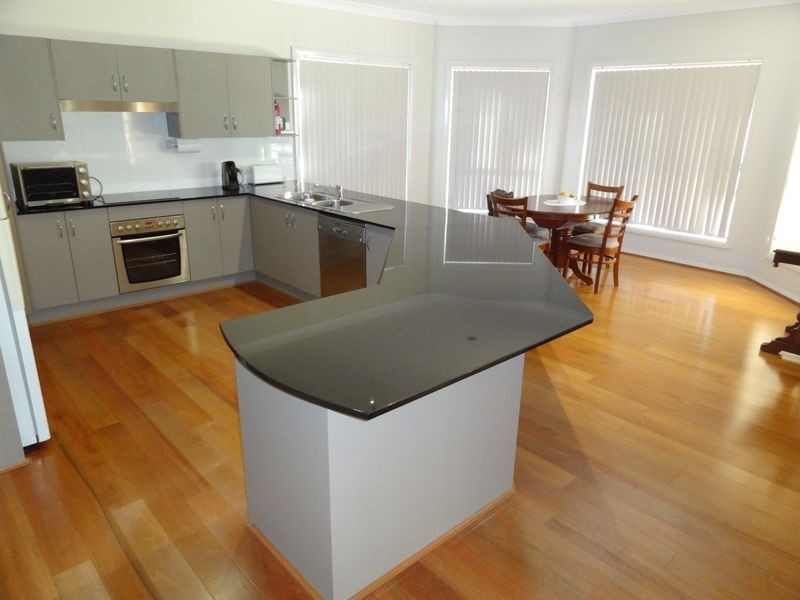 11 Regal Place, Seaham NSW 2324