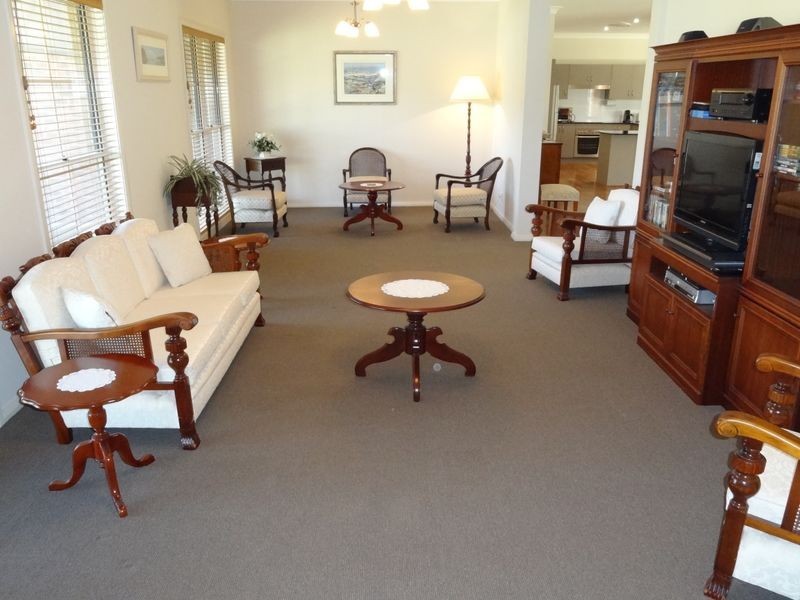 11 Regal Place, Seaham NSW 2324