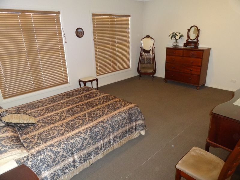 11 Regal Place, Seaham NSW 2324