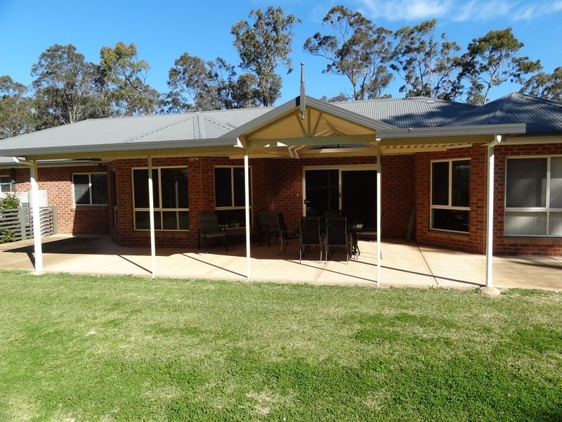 11 Regal Place, Seaham NSW 2324