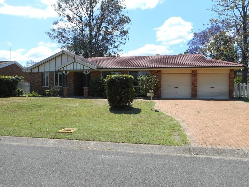 8 Burrowell Close, Raymond Terrace NSW 2324