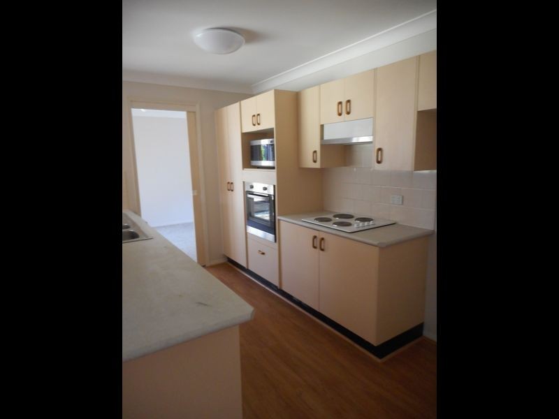 8 Burrowell Close, Raymond Terrace NSW 2324