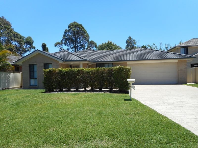 11 Feeney Way, Raymond Terrace NSW 2324