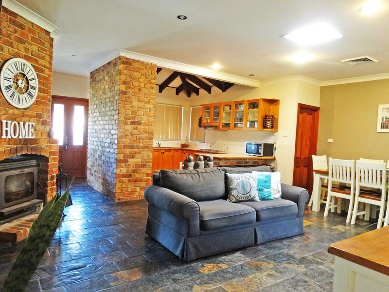 6 Bennett Place, Raymond Terrace NSW 2324