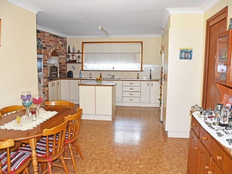 2 Binns Street, Raymond Terrace NSW 2324