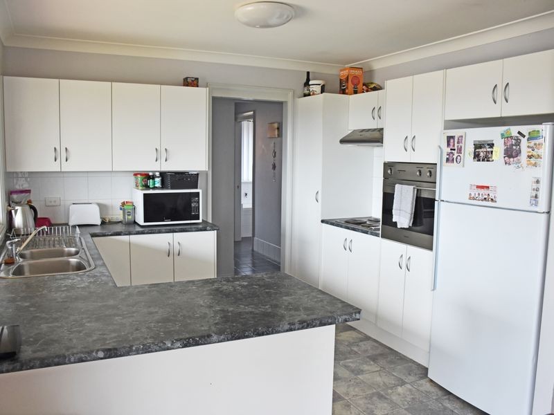52 Beaton Avenue, Raymond Terrace NSW 2324
