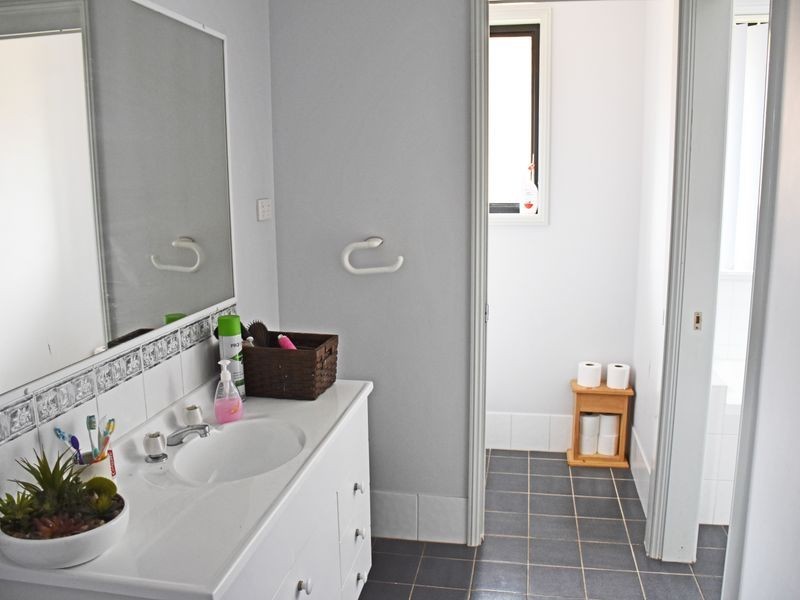 52 Beaton Avenue, Raymond Terrace NSW 2324
