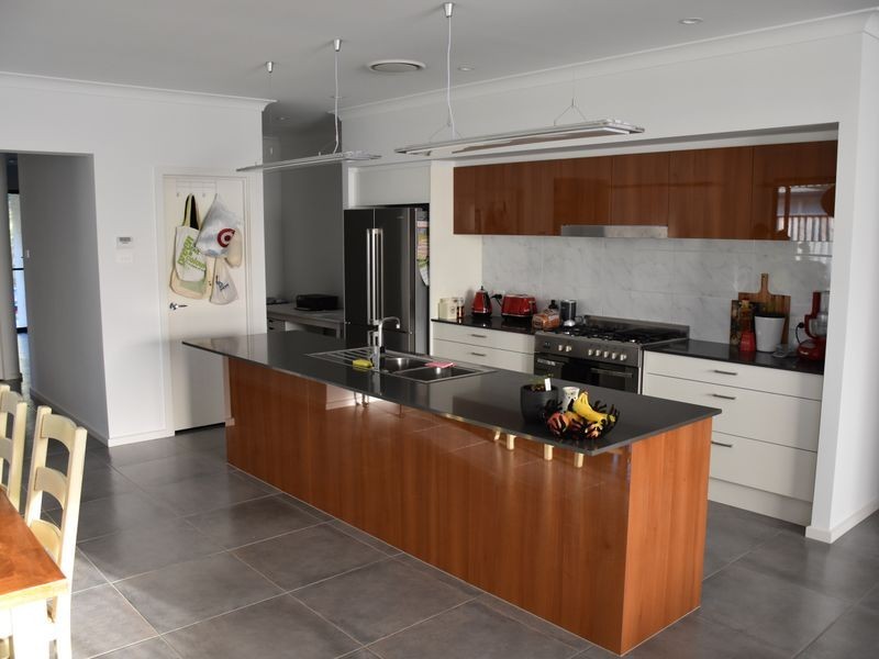 105 Sunningdale Circuit, Medowie NSW 2318