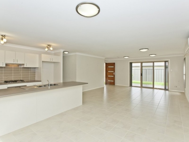 9a Edward Windeyer Way, Raymond Terrace NSW 2324