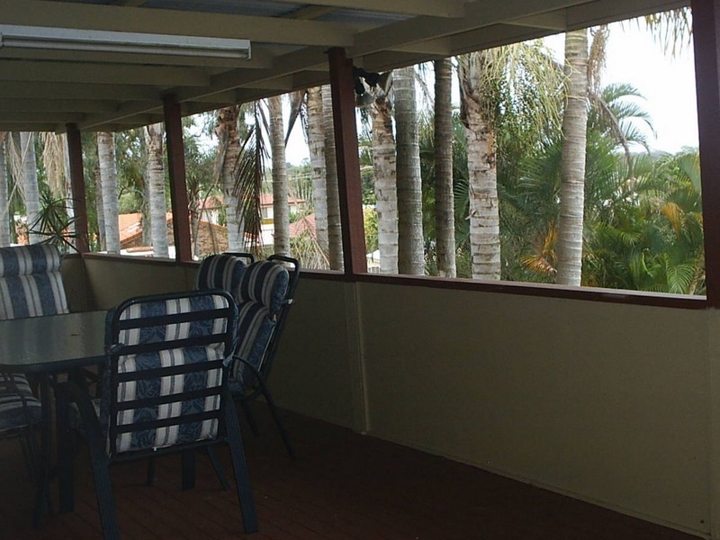 8 Heeler St, Redland Bay QLD 4165