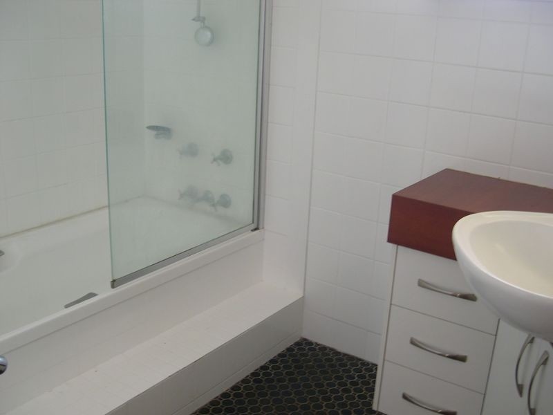 Upper/35 Dreveson Av, Cleveland QLD 4163