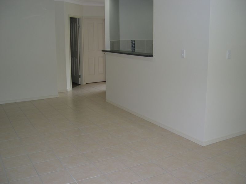 2/104 Finucane Rd, Alexandra Hills QLD 4161