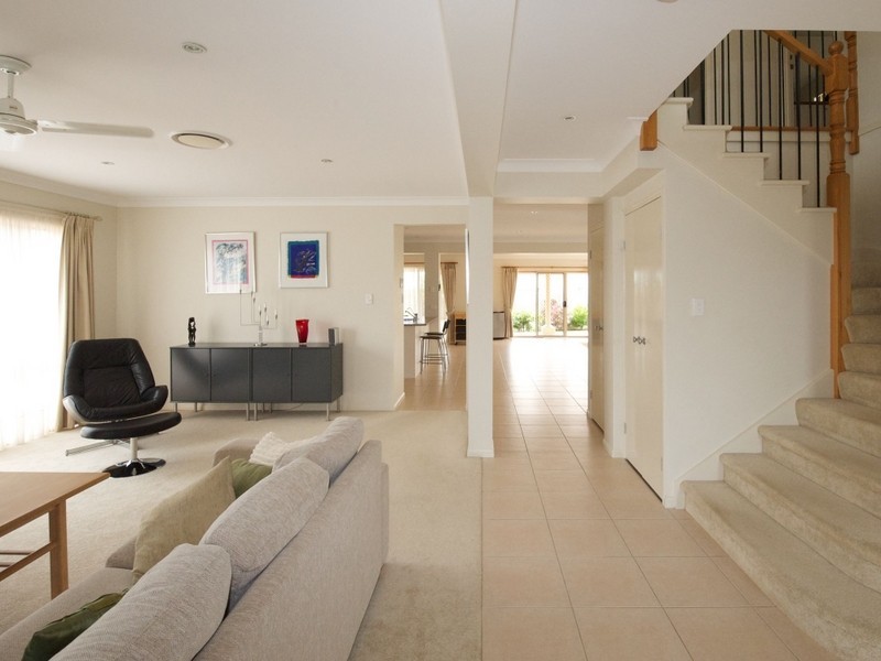 31 Trafalgar Vale Ave, Wellington Point QLD 4160