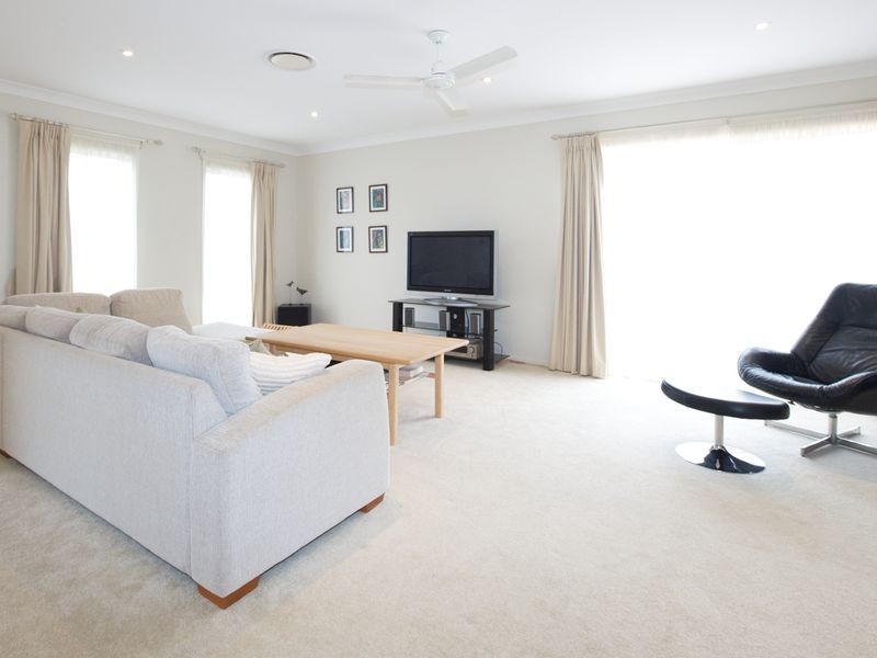 31 Trafalgar Vale Ave, Wellington Point QLD 4160