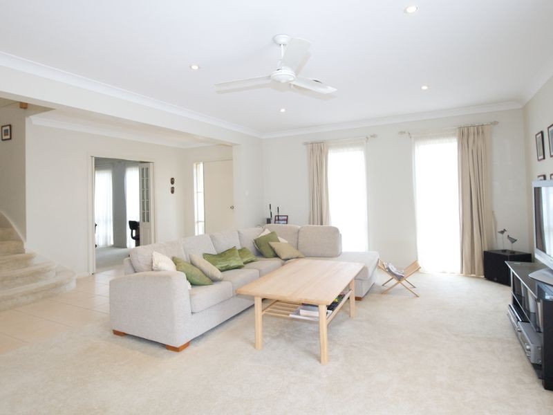 31 Trafalgar Vale Ave, Wellington Point QLD 4160